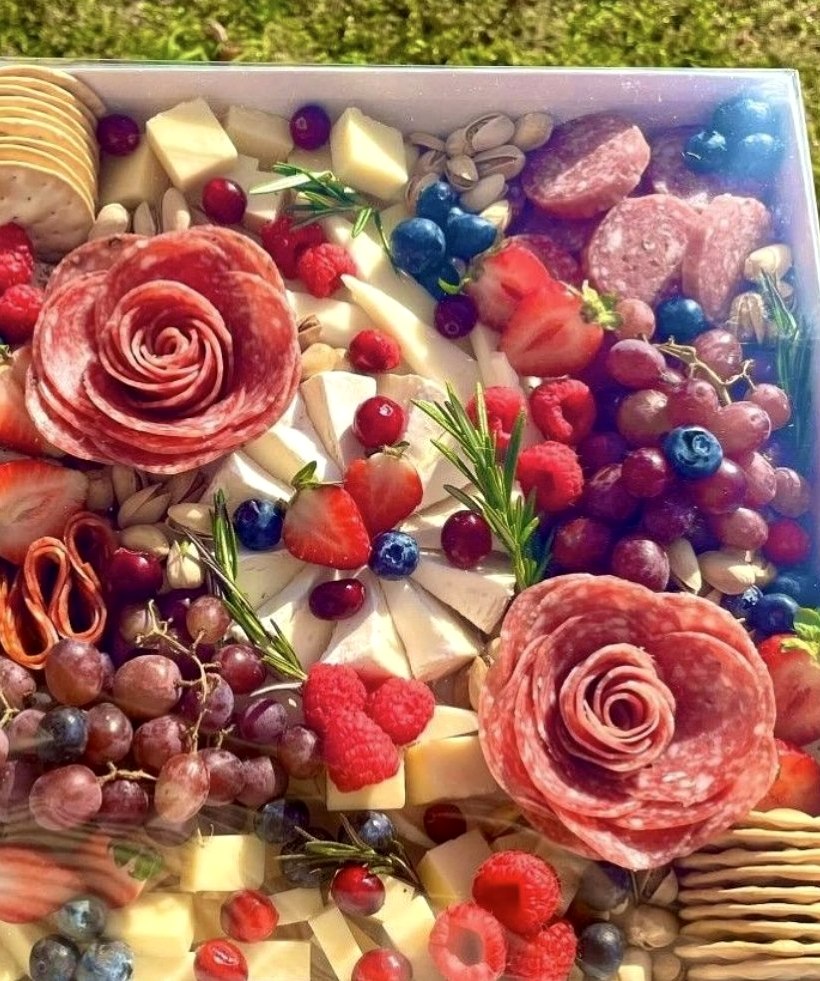 La Traviata large charcuterie board