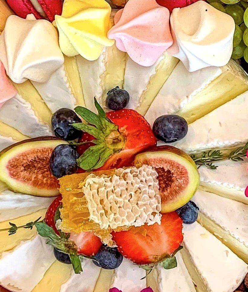 La Traviata special creation with fruit and cheese
